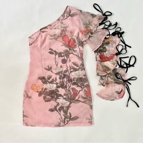 PrettyLittleThing Dresses & Skirts - PrettyLittleThing Floral One Shoulder Tiered Flare Tie Sleeve Mini Dress 6